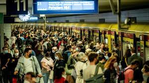 Aug 17, 2021 · gdl droht weiter mit streik: Streik Der Zugfuhrer Bahn Pfeift Plotzlich Auf Corona Regeln Politik Inland Bild De