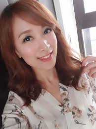 突然覺得… 好像很久沒有把頭髮放下來了一直幻想留長髮一直失敗的我這次長度有沒辦法再突破紀錄呢讓我們繼續看下去吧😅😅 #有時候都敗在洗頭髮覺得好麻煩#