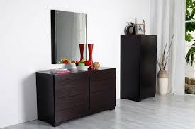 Conservative dress style is the essence of achieving a good fit in what you wear and being comfortable. Japanese Style Contemporary Platform Bed