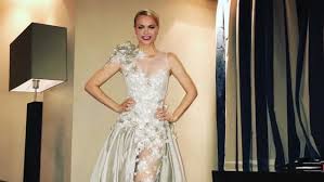 Nur ein kleiner kreis weiß, wer unter den kostümen der sänger steckt. Franziska Knuppe Bei The Masked Singer So Hat Ihre Familie Reagiert