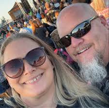 Anyone with a scanner aw to tell me about what's happening around 4300  South River Road?