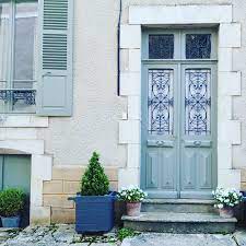 La Deco Peut Commencer Des Le Pas De La Porte Door Decoration Entree Hall Decoratrice Decor Colors In 2020 Outdoor Decor Decor Doors