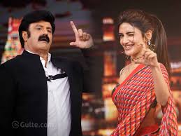 Sreeleela Teaches 'Kissik' Step To Balayya