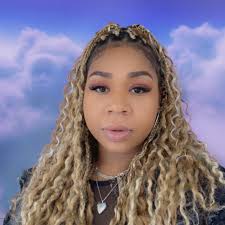 Hybrid Series (A generational dark paranormal romance series) A fated mate  she never expected. A past she can't escape. A war that could destroy them  all. Aria has spent her life in