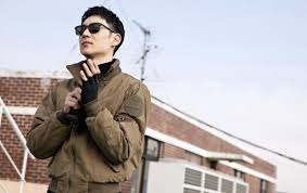 Taxi driver, one of the most popular dramas recently, has consistently been rated highly in south korea.at a colleague's insistence, we decided to watch the drama to find out what the hype is all about. Lee Je Hoon And How He Chameleons In The Korean Drama Taxi Driver Hanadulses