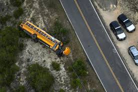 School Bus Crash in Texas: Multiple Children Injured on First Day! - Imagen principal del artículo