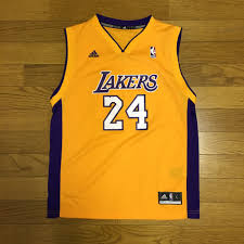 ナイキ(nike)、レブロン ジェームズ(lebron james)シリーズのファーストモデルは、彼がルーキー時代2003年に誕生したエア ズーム ジェネレーション(air zoom generation)だ。 ã¦ããã©ã¼ã ã'ãã¡ãã·ã§ã³ã«ã¨ããã¦ã¿ã ãã®ãã³