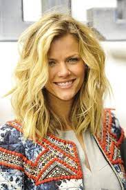 20 Layered Hairstyles For Women With Problem Hair Thick Thin Curly Straight Or Wavy Hair Problems Solved Popular Haircuts Thick Wavy Hair Medium Length Wavy Hair Hair Styles