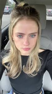 Caroline Altomare's Instagram, Twitter & Facebook