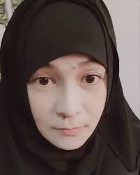 Cewek berhijab cantik selfie di tempat wisata. Kerap Bergaya Tomboy Bak Seorang Pria Kumpulan Foto Penampilan Mita The Virgin Berhijab Panen Pujian Cantik Dan Manglingi Semua Halaman Nova