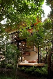 Les Plus Belles Maisons Du Monde Jolie Maison Belle Maison Maison Dans Les Arbres
