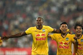 Càng đáng lo lắng hơn khi đoàn quân được dẫn dắt bởi kiatisak đang. Hwkokh Phtklem