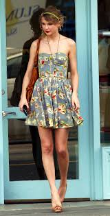 Taylor swift 2010 taylor swift moda taylor swift hair taylor swift outfits taylor swift style emerson fry billboard music awards aria montgomery pippa middleton. Pin On Things To Wear