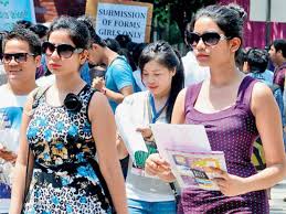 Lisaa delhi is one of the best college/institute of design in delhi and ncr offers fashion, interior, graphic, taxtile and web designing courses. Delhi University 4th Cut Off List Out Popular Courses Still Available Oneindia News