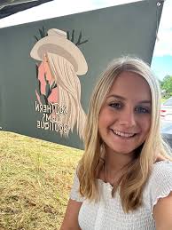 Hey friends 🤠 If you're into cute clothes with a western twist, give my  page a like