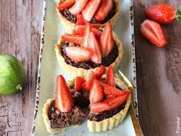 Tartelettes De Riz Au Lait Et Chocolat A La Fraise Recette En 2020 Recettes De Cuisine Couleur Cuisine Mini Tarte