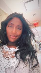 Sandra Bowley's Instagram, Twitter & Facebook