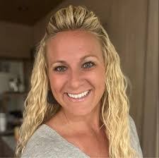 Amelia Destefano's Instagram, Twitter & Facebook