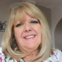 Denise Woodrow's Instagram, Twitter & Facebook