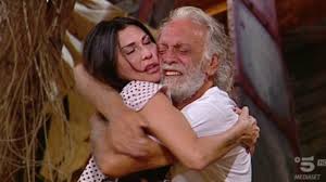 Karin trentini avrebbe cornificato il cantante riccardo fogli per ben quattro anni con l'amante giampaolo celli, noto stilista di abiti da sposa. Riccardo Fogli Eta Altezza Peso Ex Moglie Cantante Figli Giovane Moglie