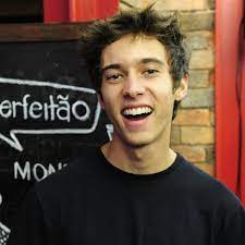 Frias estaria xingando e ofendendo servidores. Guilherme Hamacek Abandona Faculdade Para Atuar Em Malhacao
