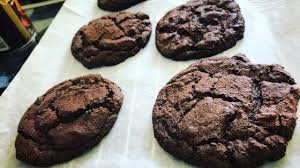 Adjustments Half Marg Half Crisco Extra Half Cup Of Flour Would Be Great With Chopped Up Chewy Chocolate Cookies Chocolate Cookies Chocolate Cookie Recipes