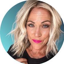 Samantha Deherrera's Instagram, Twitter & Facebook