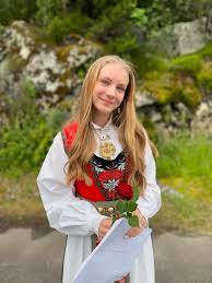 My babygirl is finished with 10 years of primary school😱 High school  awaits after a well-deserved summer holiday🙌 Congrats Celine! Momma is so  proud of you🥹❤️