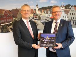 Erfahren sie news und wissenswertes zum thema bundesagentur für arbeit. Neuer Leiter Der Agentur Fur Arbeit Grosse Kreisstadt Schwandorf