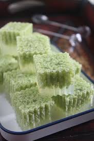 Tuang agar agar lumut tadi ke dalam loyang atau bekas agar agar. Singgahsana Kitchen Agar Agar Lumut Ulangi Fruit Pastry Cake Yang Sedap Pastry Kue Makanan