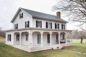 After Years Of Watching It Fall Apart The Home Was Finally Theirs Published 2020 Colonial House Exteriors Country Farmhouse Exterior Old Country Houses