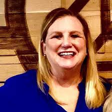 Ramona Swift's Instagram, Twitter & Facebook