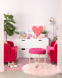 Color Adventures A Pretty In Pink Room Pink Home Decor Red Room Decor Pink Room