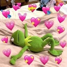 Kermit On A Bed Heart Emoji Memes Know Your Meme