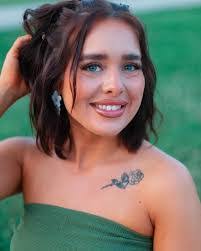 Alyssa Reece's Instagram, Twitter & Facebook