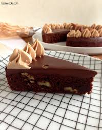 Brownie Tres Chocolat Chantilly Au Praline Et Inclusions De Caramel Au Beurre Sale Caramel Au Beurre Caramel Caramel Au Beurre Sale
