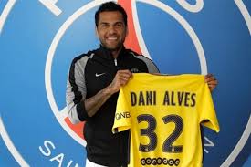 Dani alves, posando con la equipación del psg junto a sus hijos victoria y daniel y su esposa joana sanz. Esposa Influenciou Ida De Daniel Alves Ao Paris Saint Germain Ponta Pora Informa Noticias De Ponta Pora Ms E Pedro Juan Caballero Py