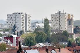 Junge familie sucht haus oder eg wohnung mit garten. Soziales Wohnen