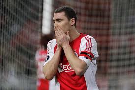 Thomas vermaelen (kapellen, 14 november 1985) is een belgisch profvoetballer die doorgaans in de verdediging speelt. Vermaelen Ik Was Nooit Zo Kapot Als Tegen Vitesse De Volkskrant