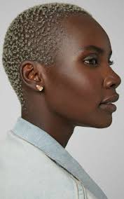 Pin de Annie Annie en Bald and Baddie