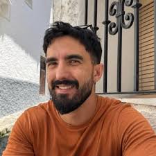 Rafael Monroy (@drakkaroy)