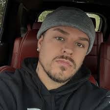 Chris Enciso's Instagram, Twitter & Facebook