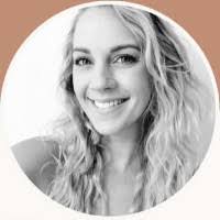 Erin Wilks's Instagram, Twitter & Facebook