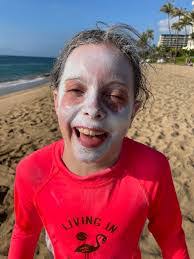 Veronica Hutton's Instagram, Twitter & Facebook