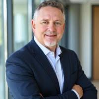 50200+ "…… Robles" profiles