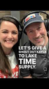 Is it lake season yet?!? 🌊☀️🛶💦🐕 Comment your fave lake below! 👇