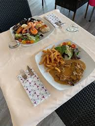 Fourchette Et Sable Blanc Photos Saint Pierre Du Mont Aquitaine France Menu Prices Restaurant Reviews Facebook