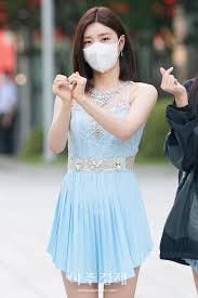 이거 이전에 오조오억 논란으로 불타고 있었음. í¬í†  ë¸Œë ˆì´ë¸Œê±¸ìŠ¤ ìœ ë‚˜ ë‹¨ë°œì¢Œì˜ í•˜íŠ¸ ì•„ì£¼ê²½ì œ