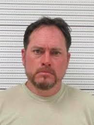 Northern Iowa man caught after stealing guns and high speed chase