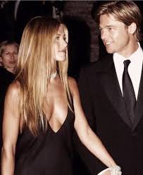 Jennifer Aniston And Brad Pitt At The Vanity Fair Oscar S Party 2000 In 2020 Brad Pitt And Jennifer Jennifer Aniston Pictures Jennifer Aniston